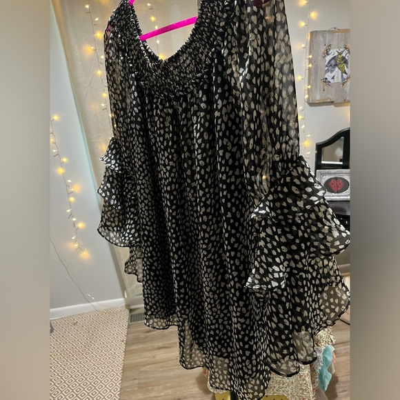 Boutique Ruffle and Dots Black Sheer Flowing Blouse Size L - Picture 9 of 16